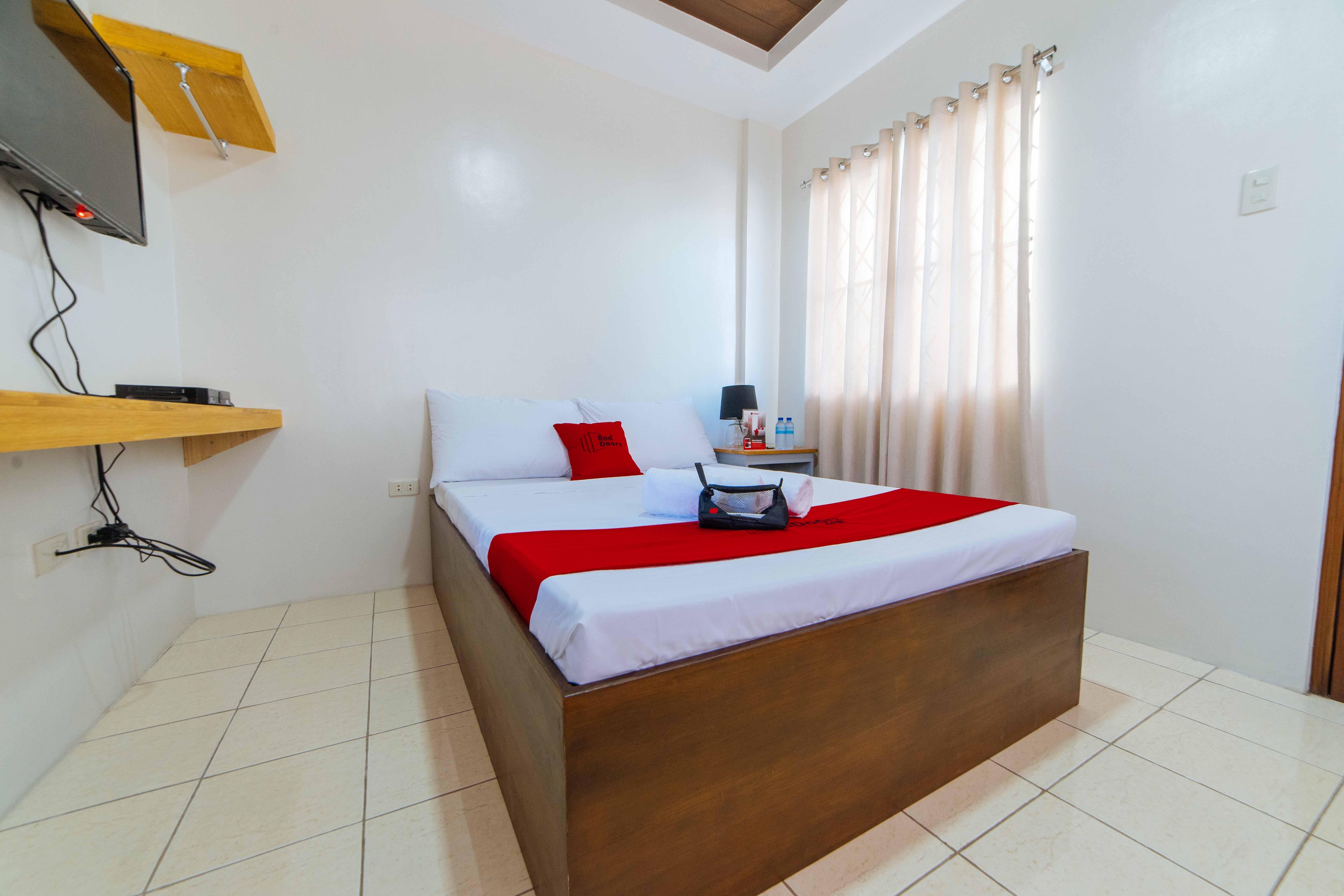 Reddoorz Plus @ Casa Lucia Sindalan San Fernando City Pampanga Exterior photo